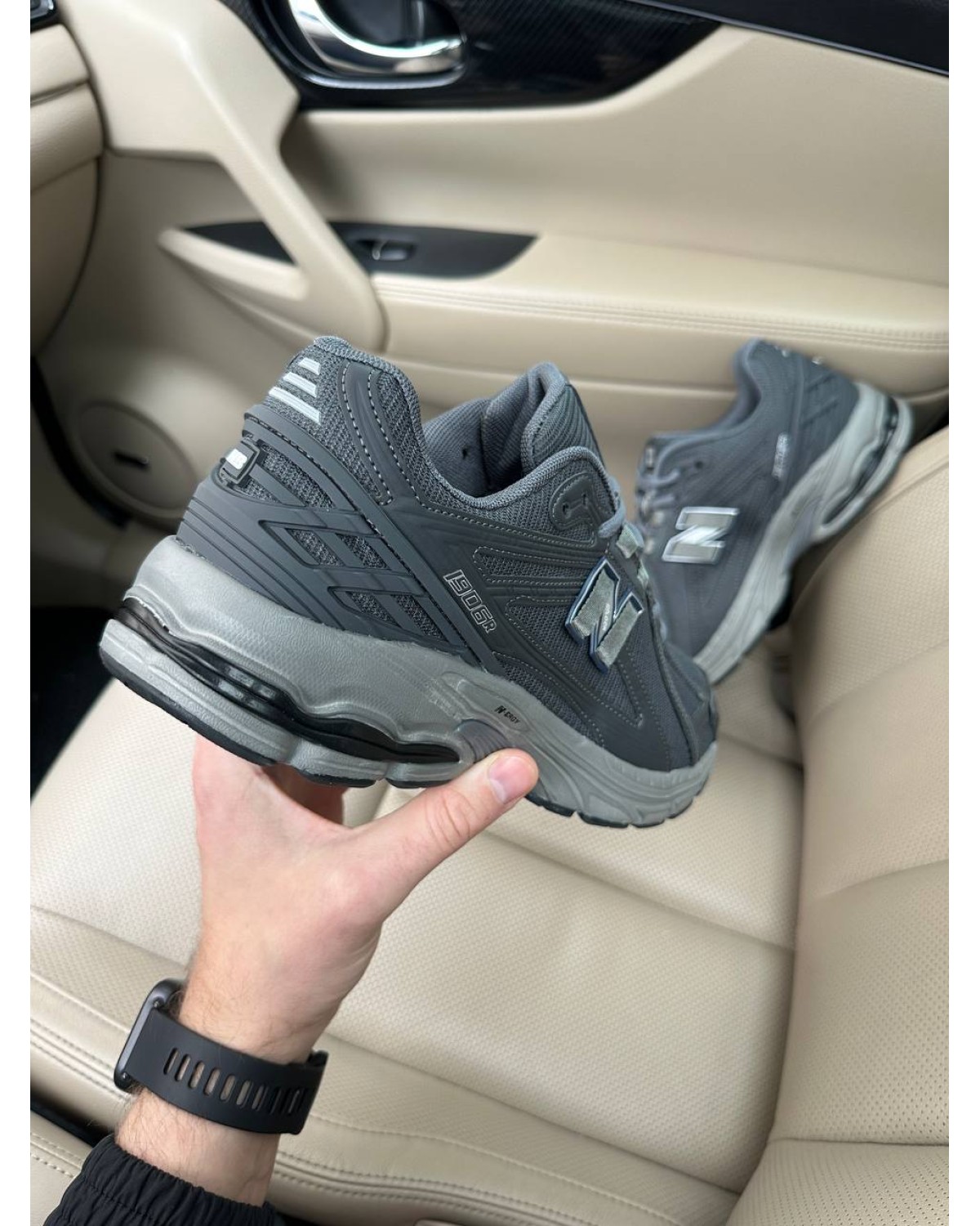 New Balance 1906R Graphite