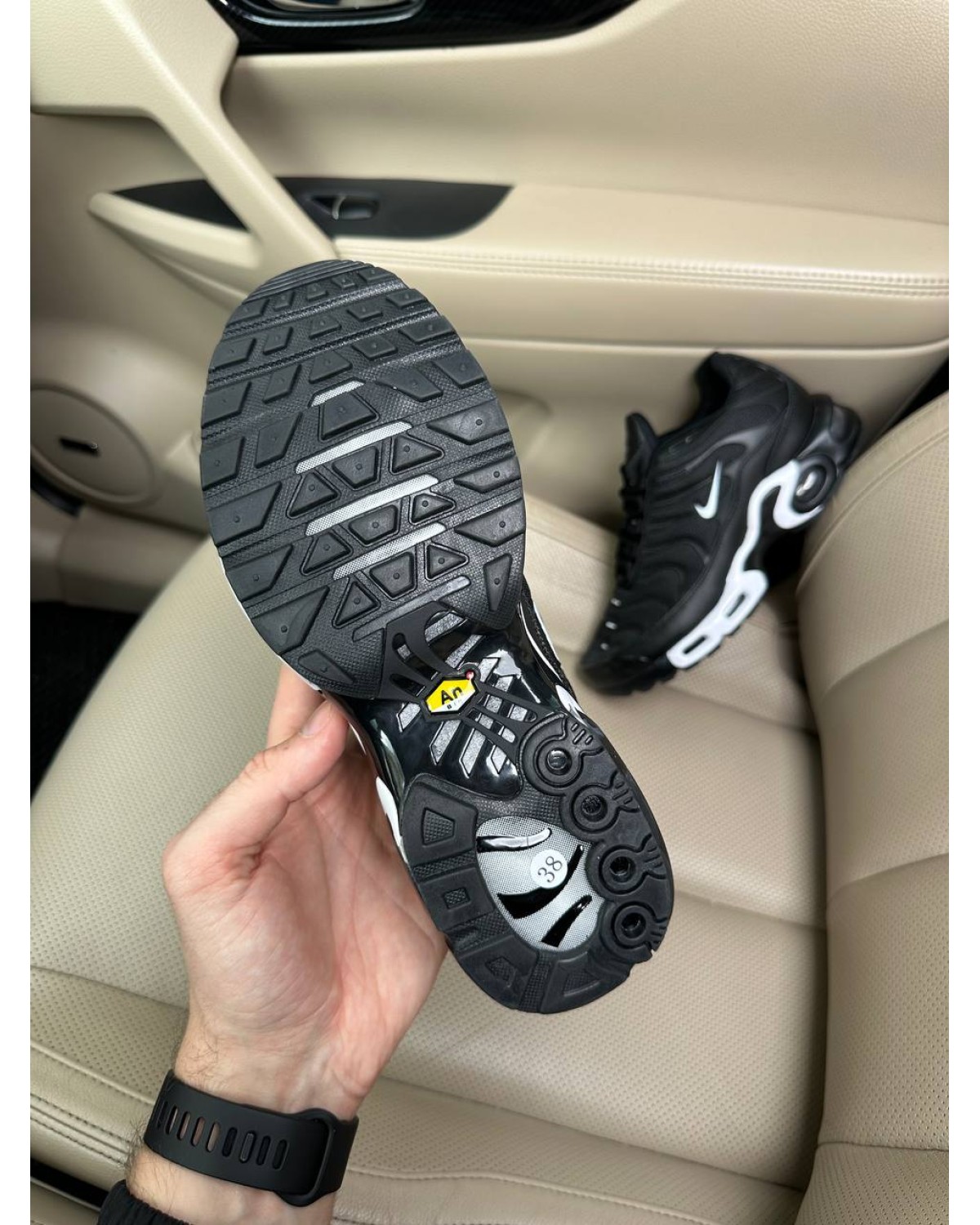 Nike Air Max Plus TN Black White