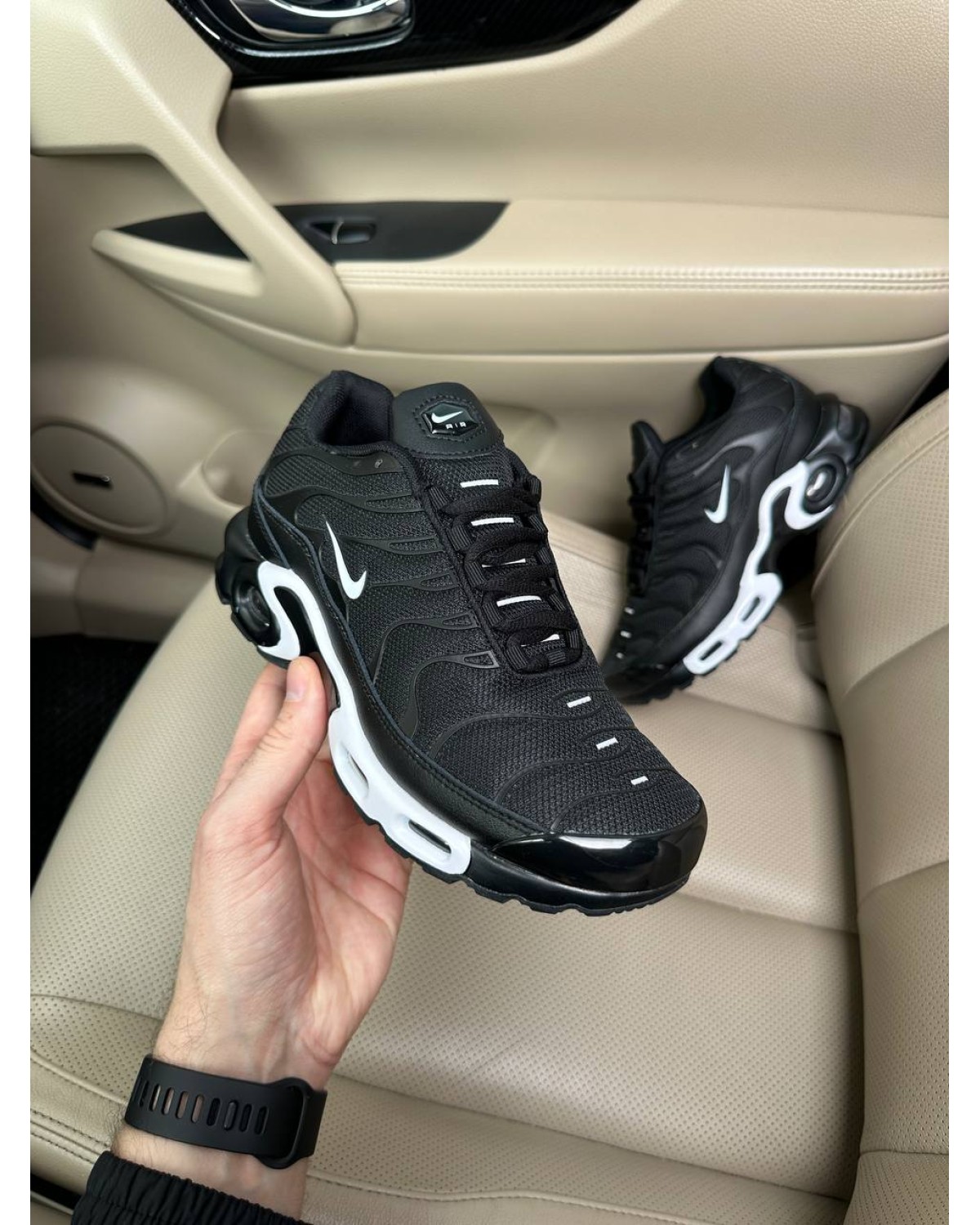Nike Air Max Plus TN Black White