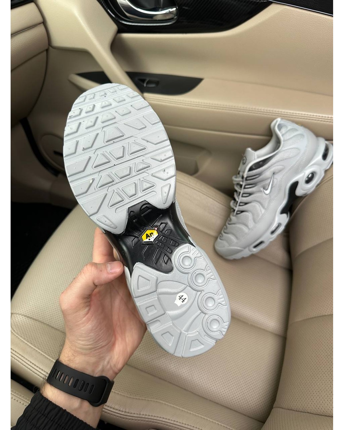 Nike Air Max Plus TN Grey