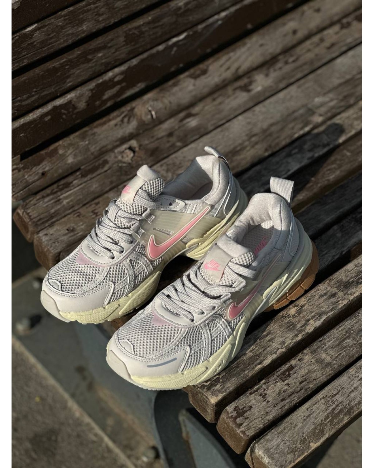 Nike Runtekk Beige Pink