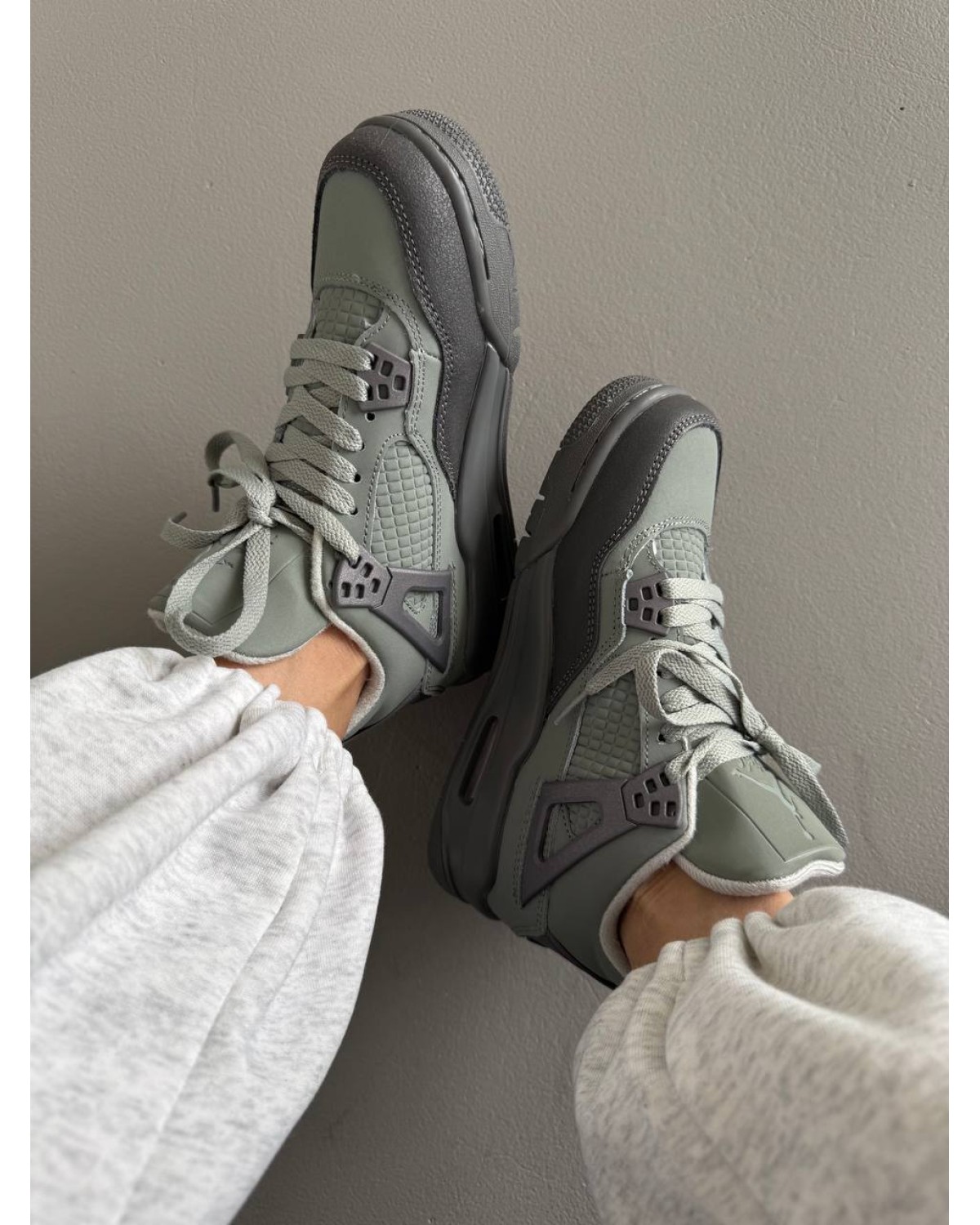 Nike Air Jordan 4 Retro Wet Cement