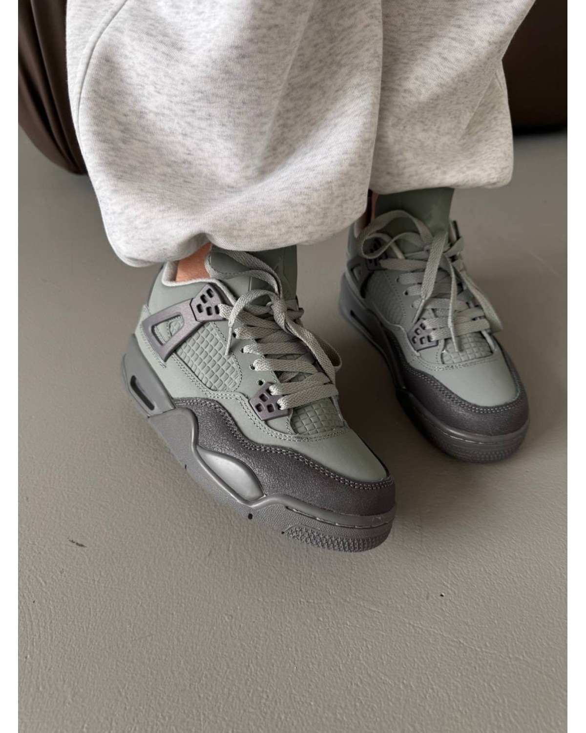 Nike Air Jordan 4 Retro Wet Cement