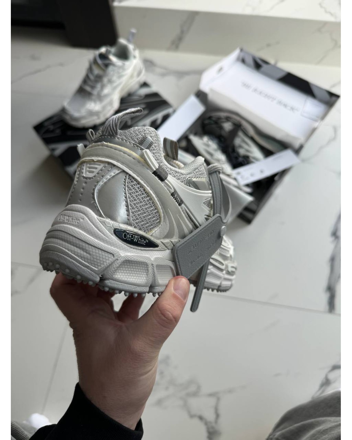 Off-White Be Right Back