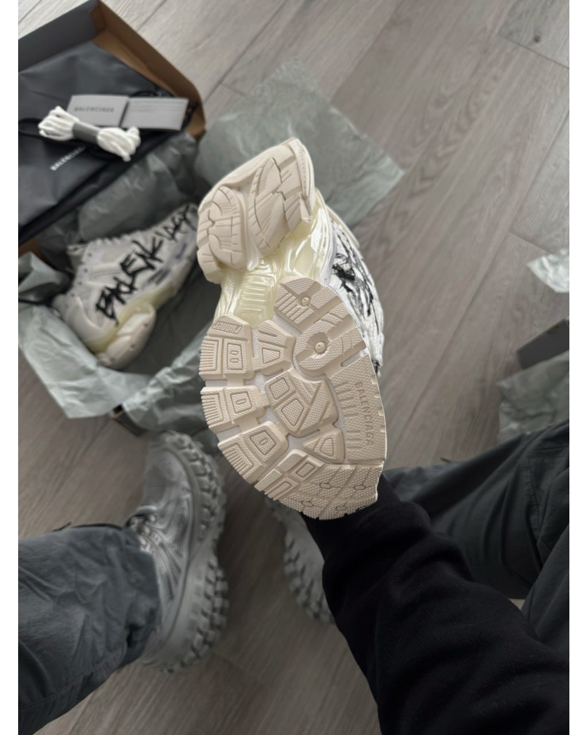 Balenciaga Sneaker Graffiti White