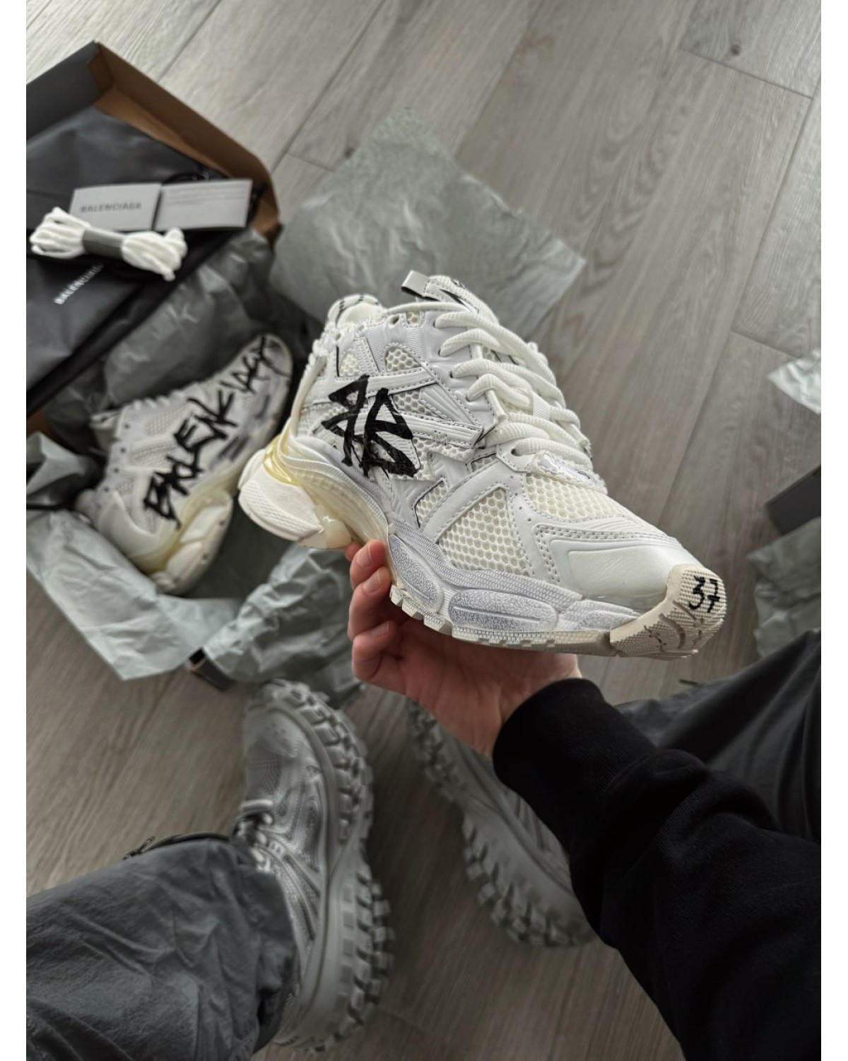 Balenciaga Sneaker Graffiti White