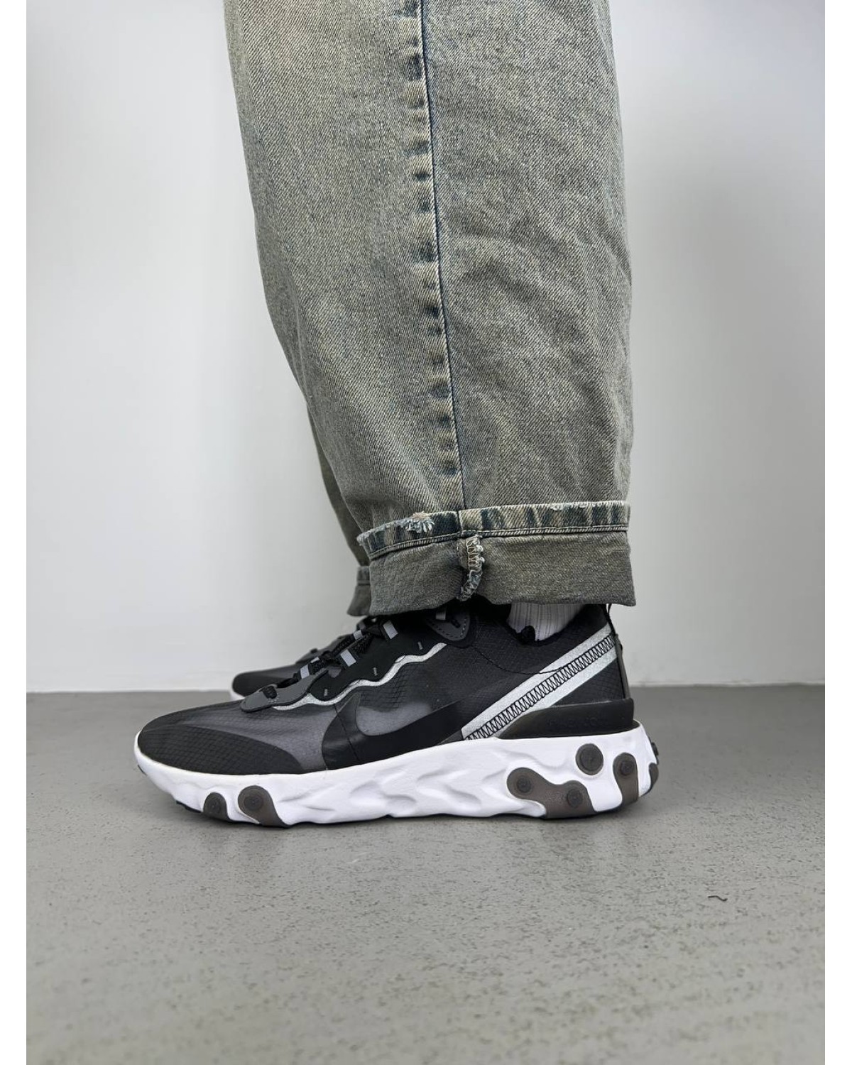 Nike React Element 87 Anthracite Black
