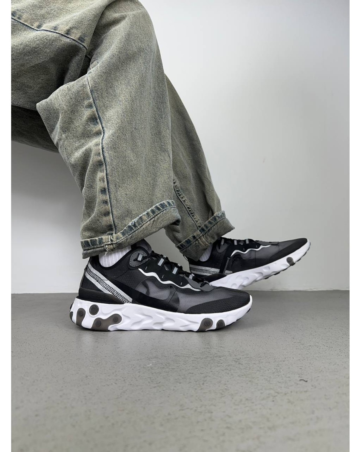Nike React Element 87 Anthracite Black