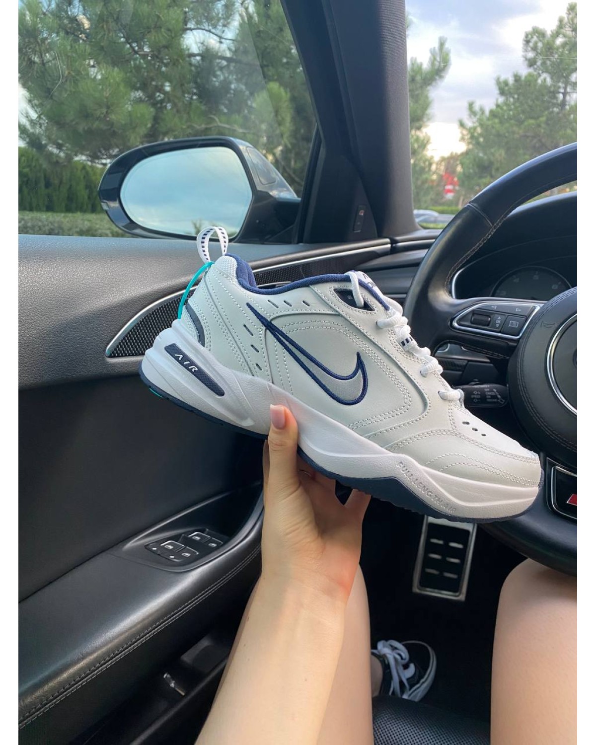 Nike Air Monarch IV White-Navy