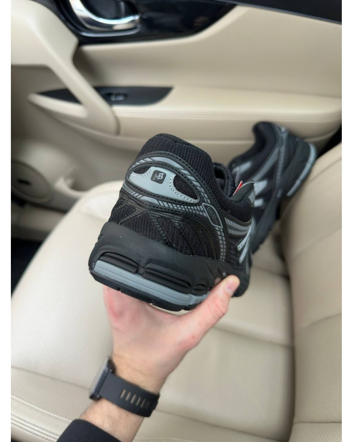 New Balance 860v2 Black Silver