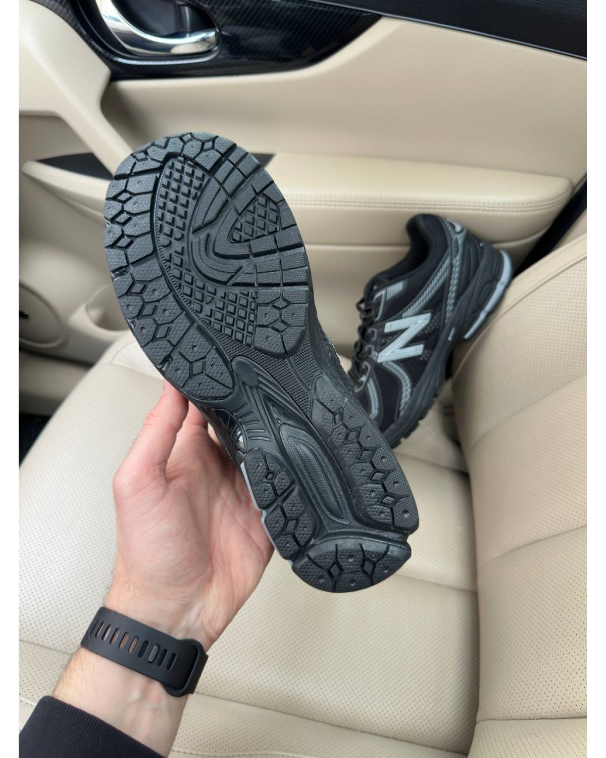 New Balance 860v2 Black Silver