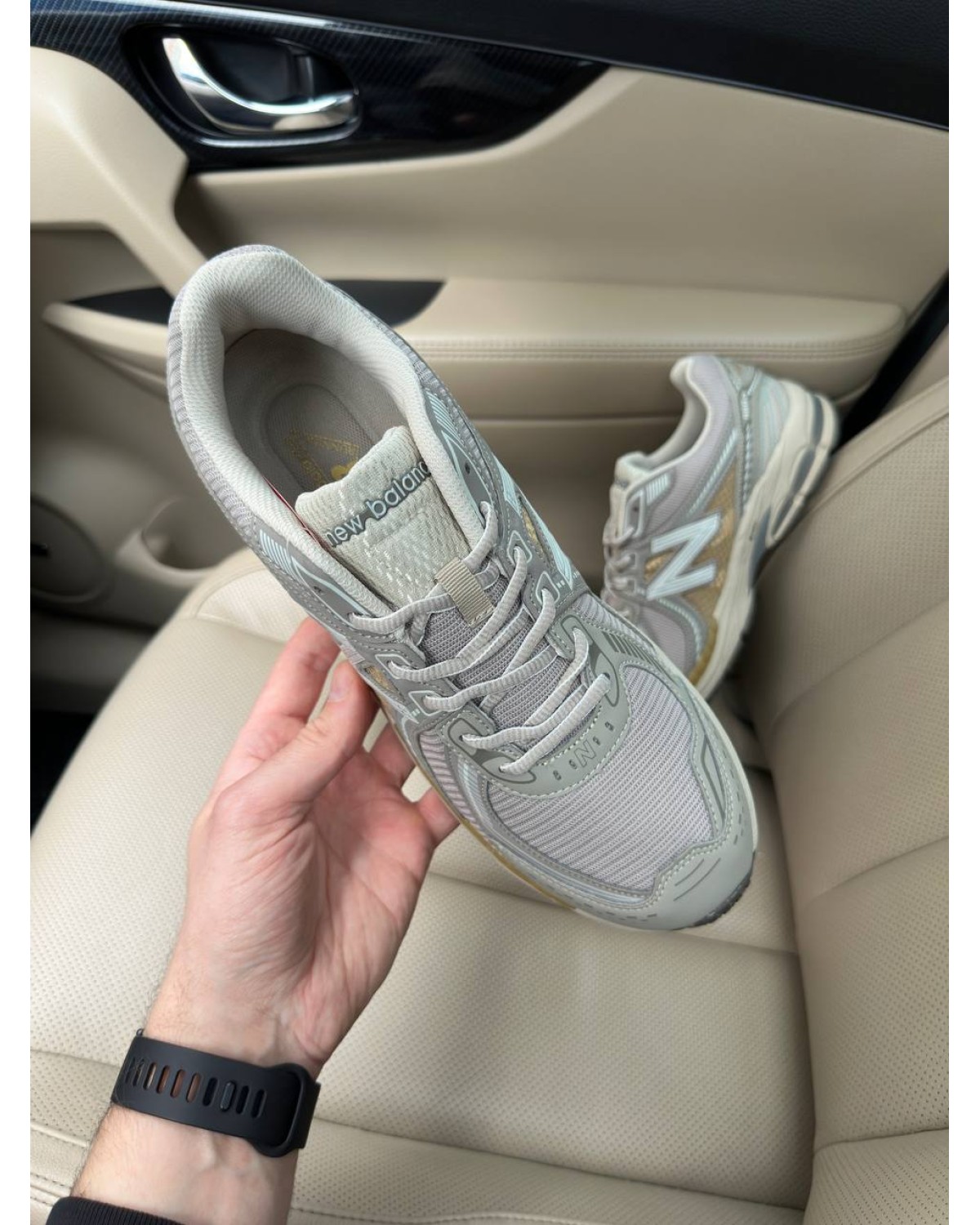 New Balance 860v2 Beige