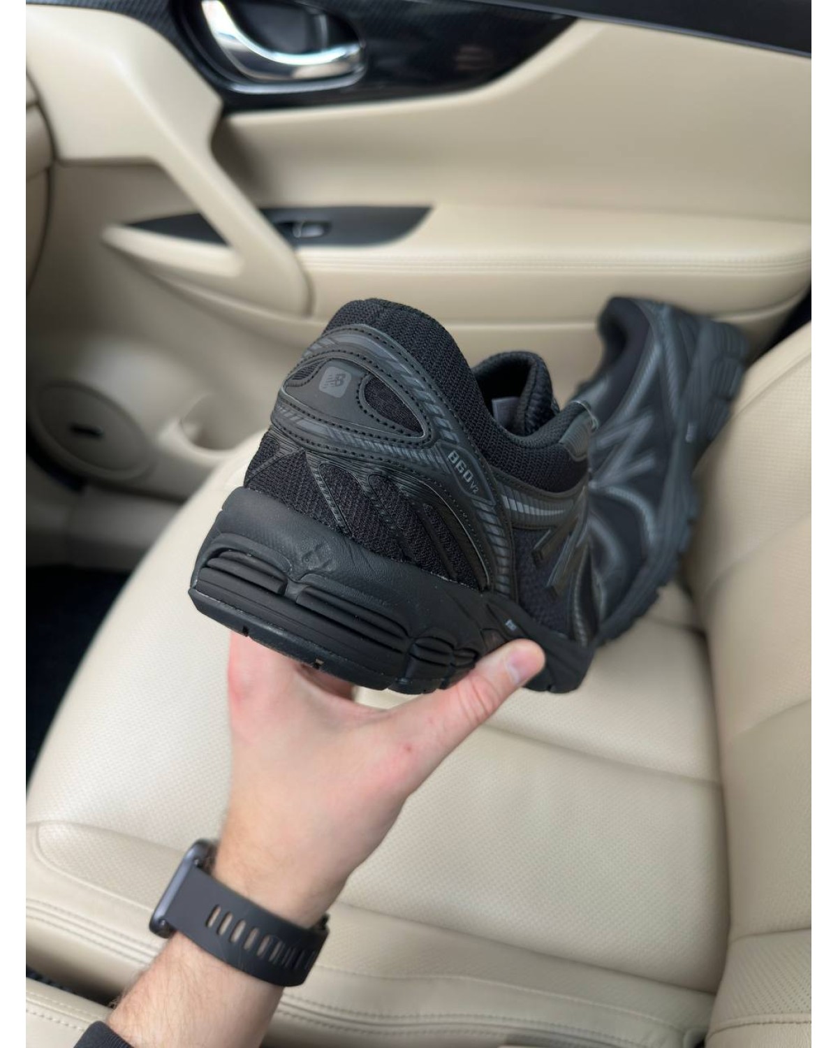 New Balance 860v2 Black