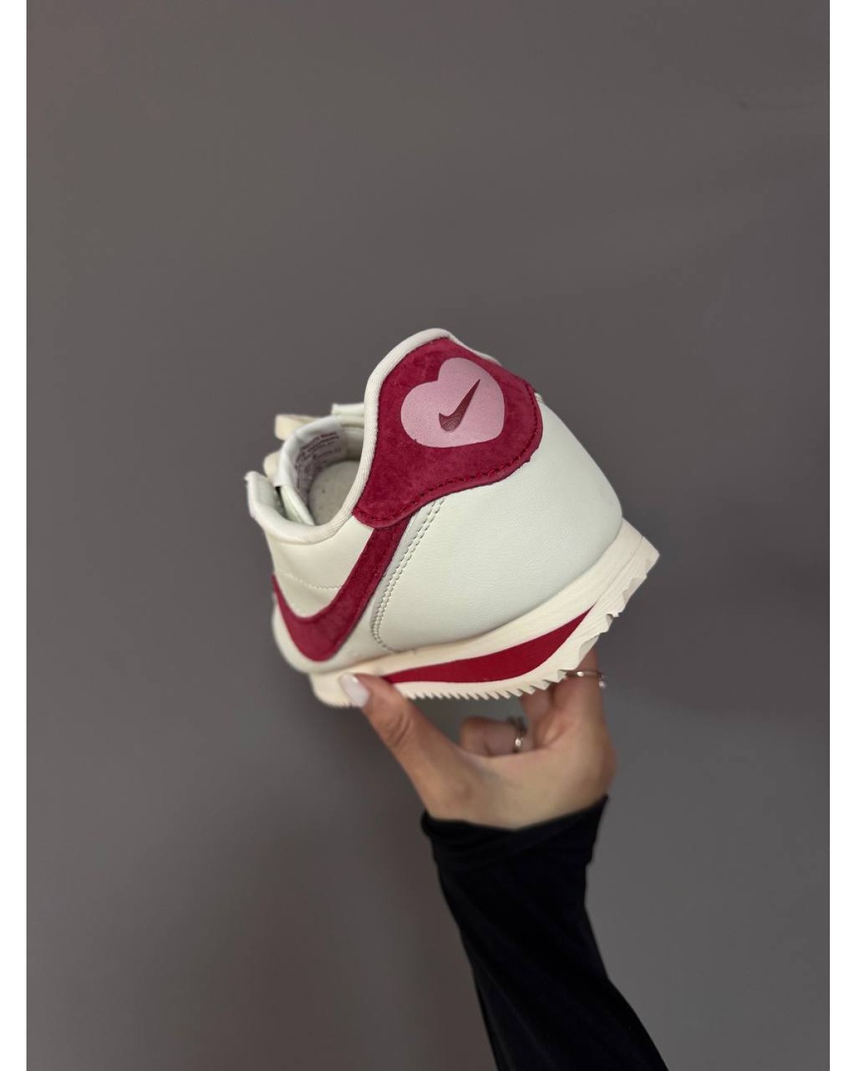 Nike Cortez White / Red Heart