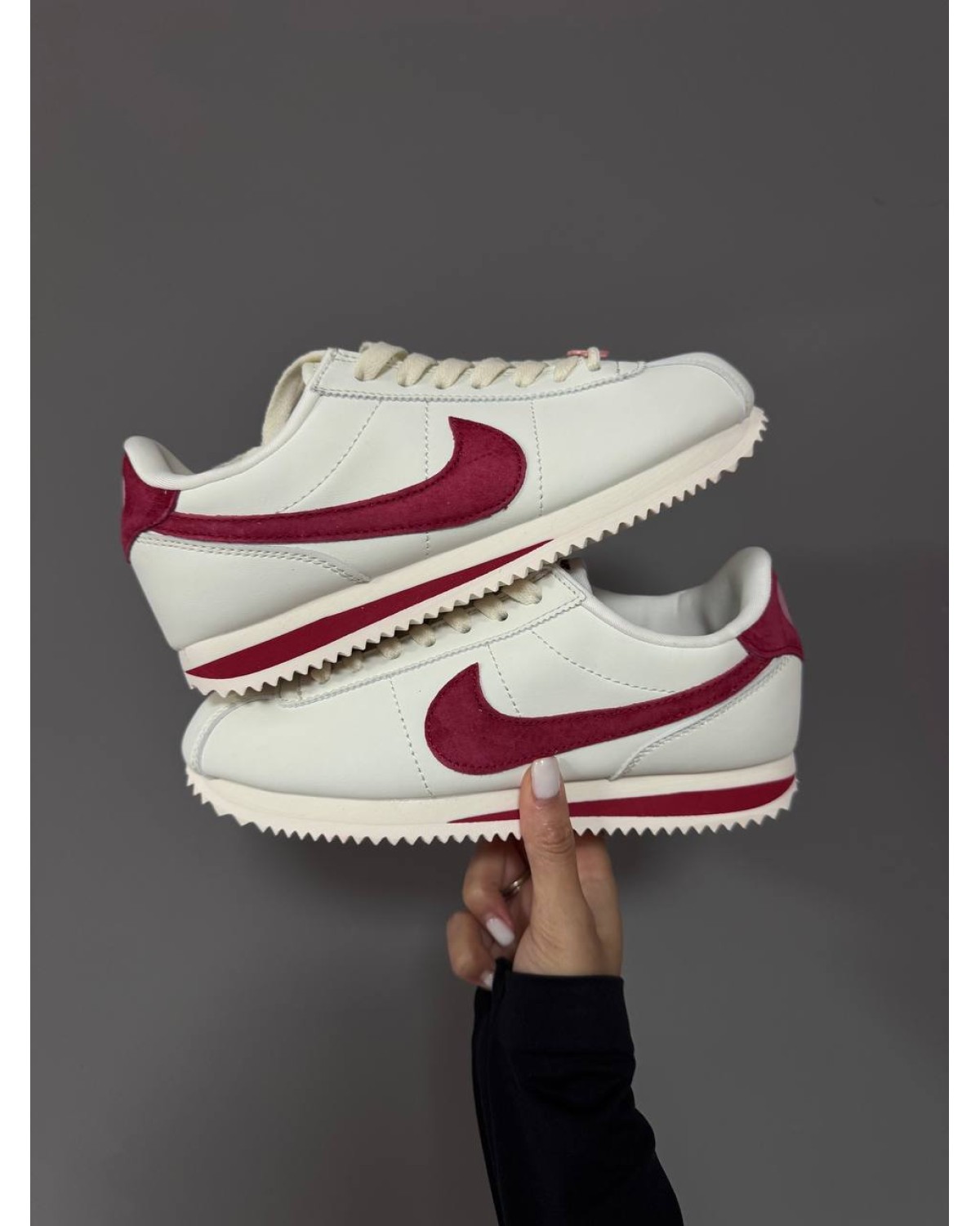 Nike Cortez White / Red Heart