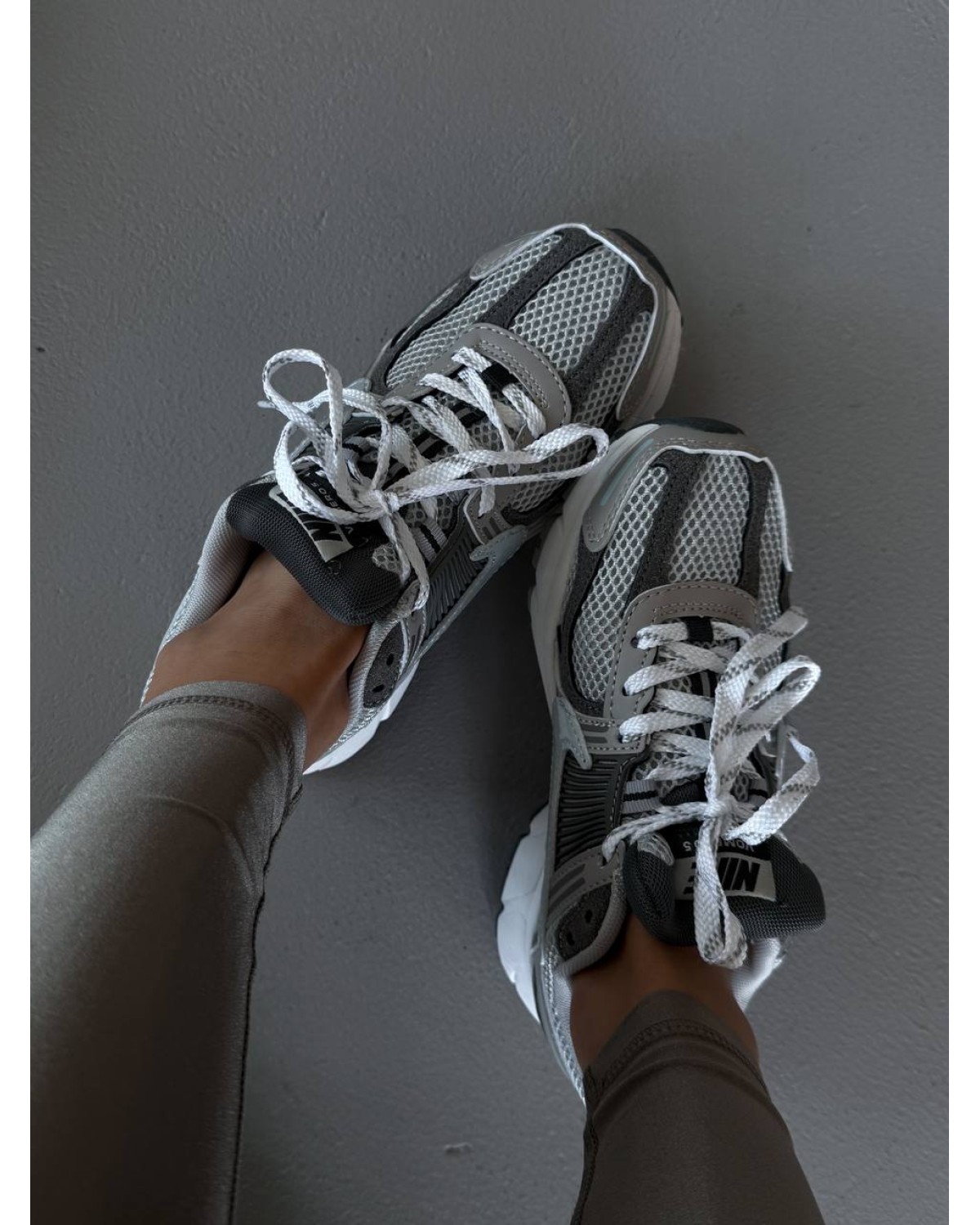 Nike Zoom Vomero 5 Cobblestone Flat Pewter