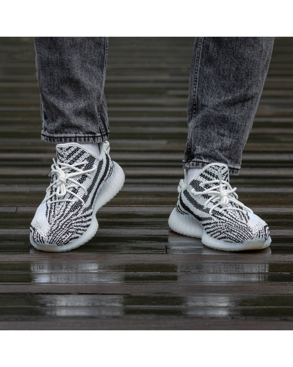 Adidas Yeezy Boost 350 v2 Zebra