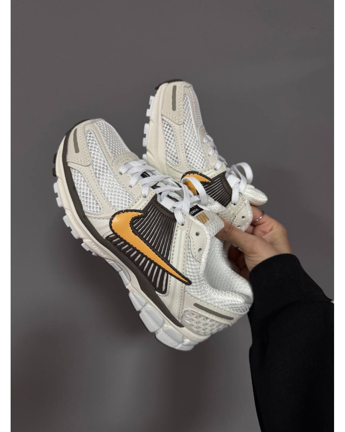 Nike Zoom Vomero 5 Beige Brown Orange
