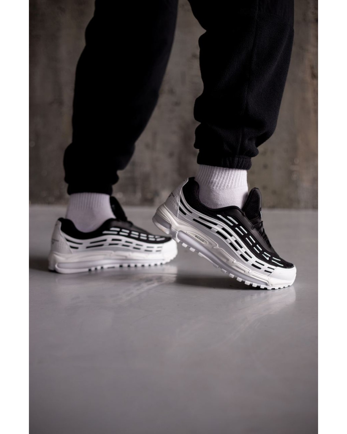 Nike Air Max DN Black/White-Hyper Cobalt-Rage Green