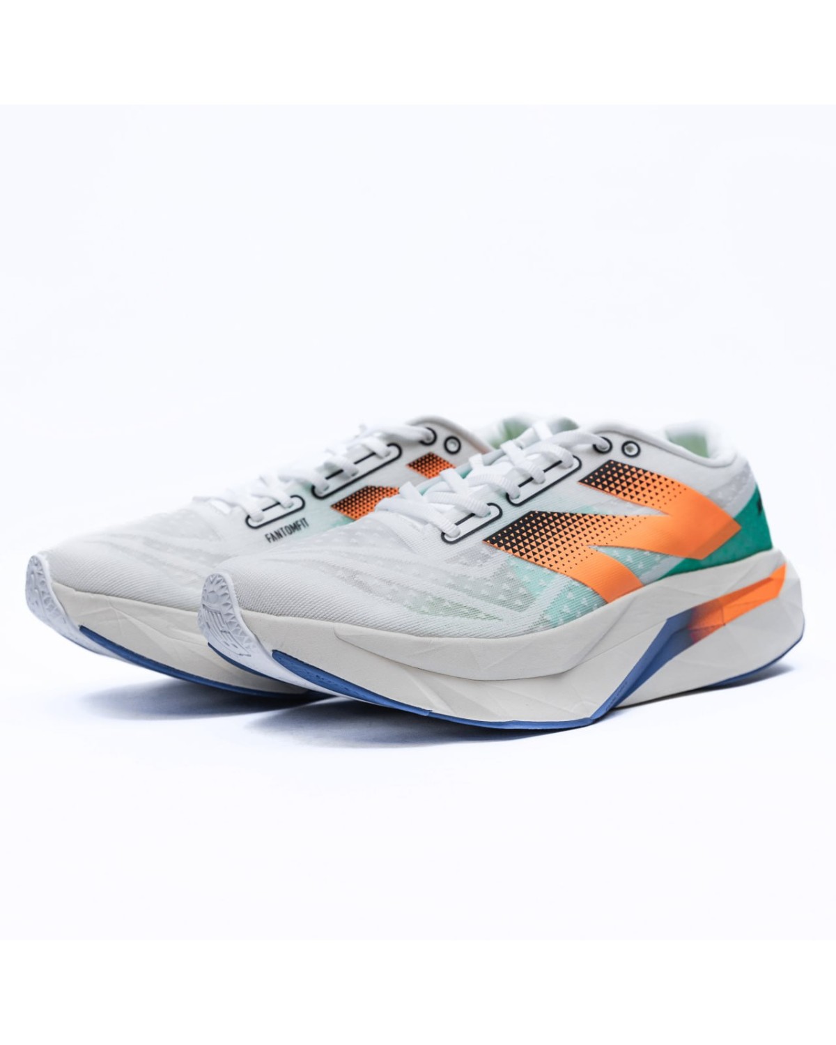 New Balance Elite V4