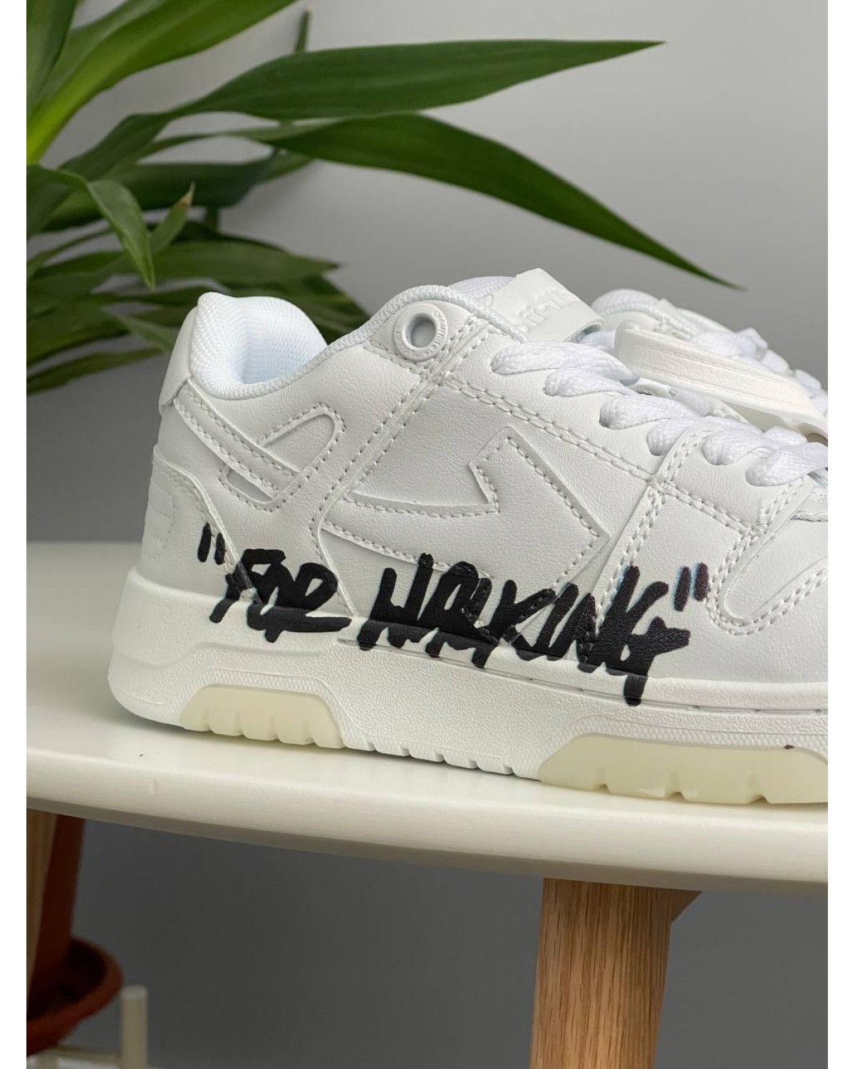 Off White  For Walking White Black Logo