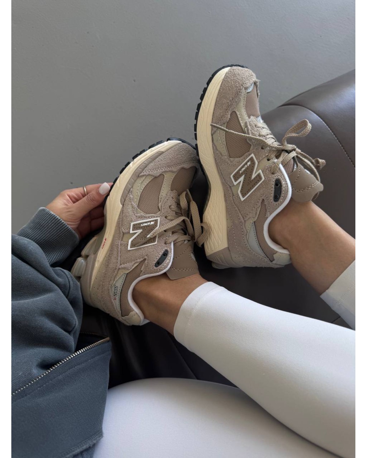 New Balance 2002R Beige / Brown