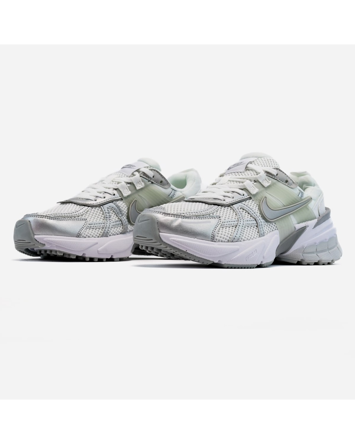 Nike Runtekk White Metallic