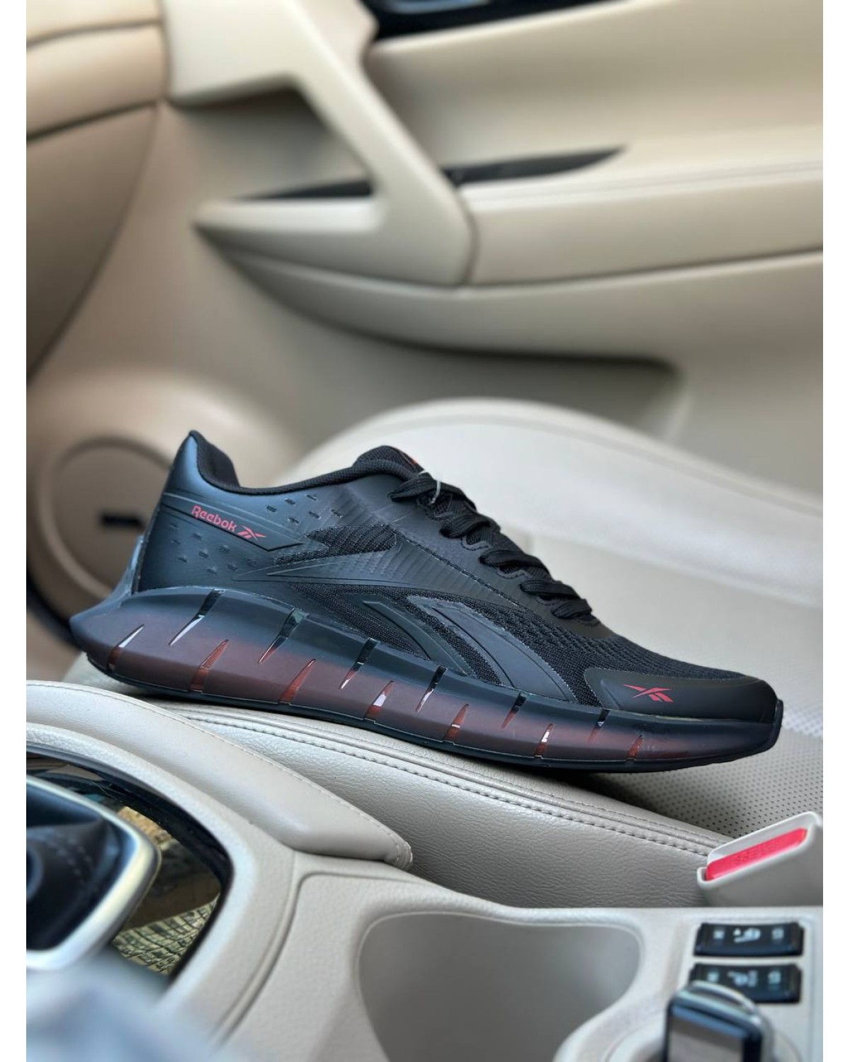 Reebok Zig Kinetica Black Red