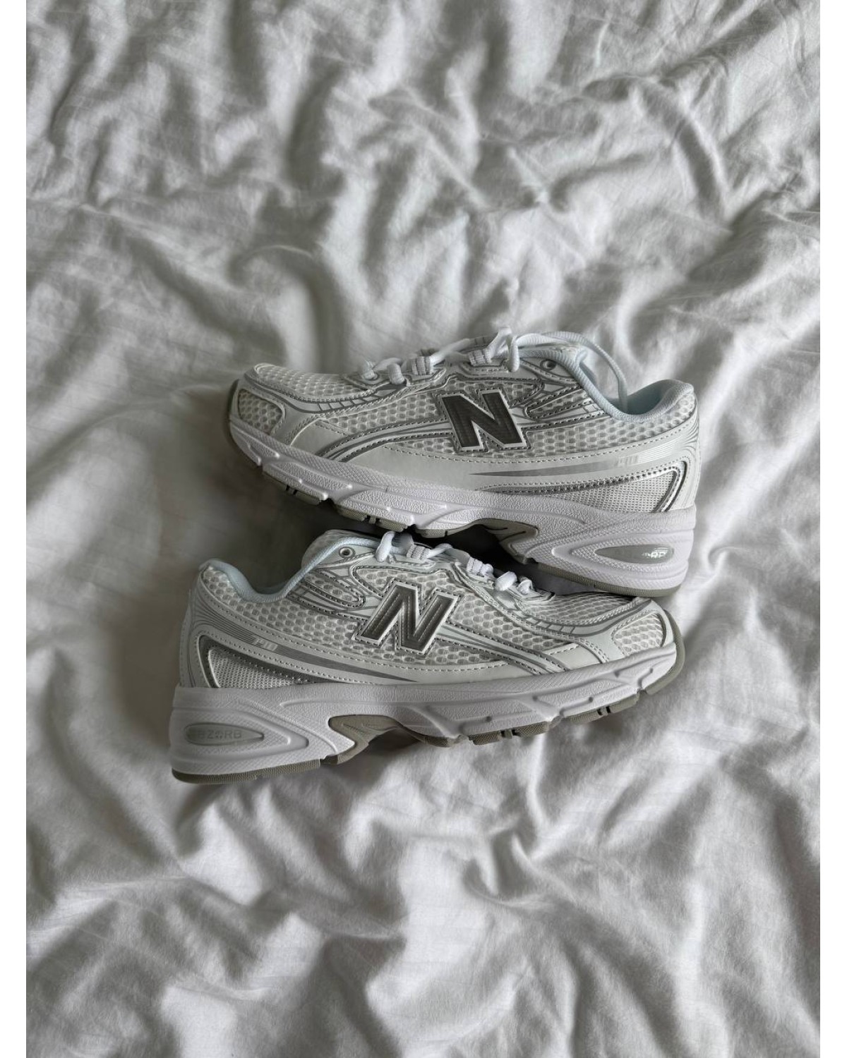 New Balance 740 White/Silver