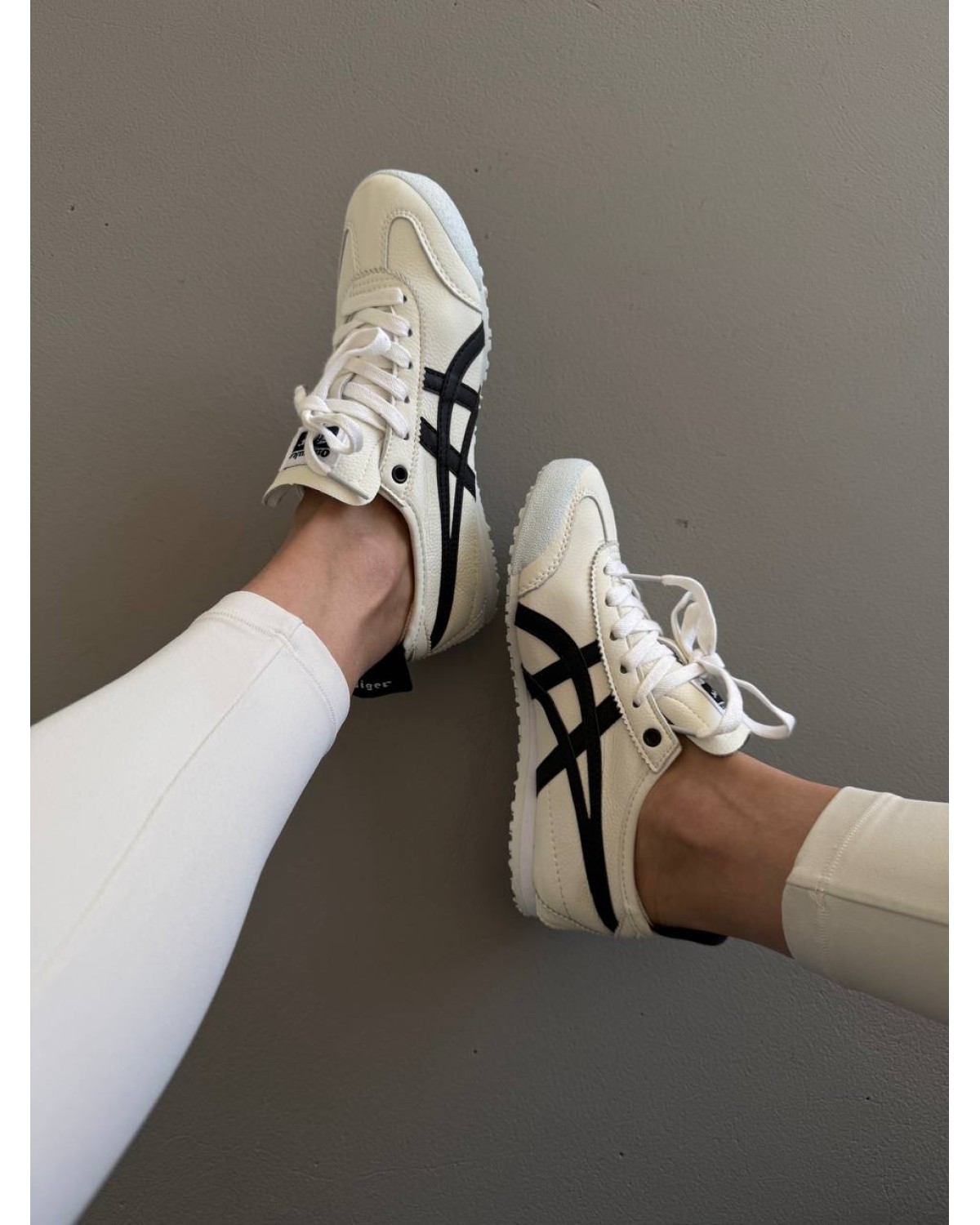 Asics Onitsuka Tiger White / Black