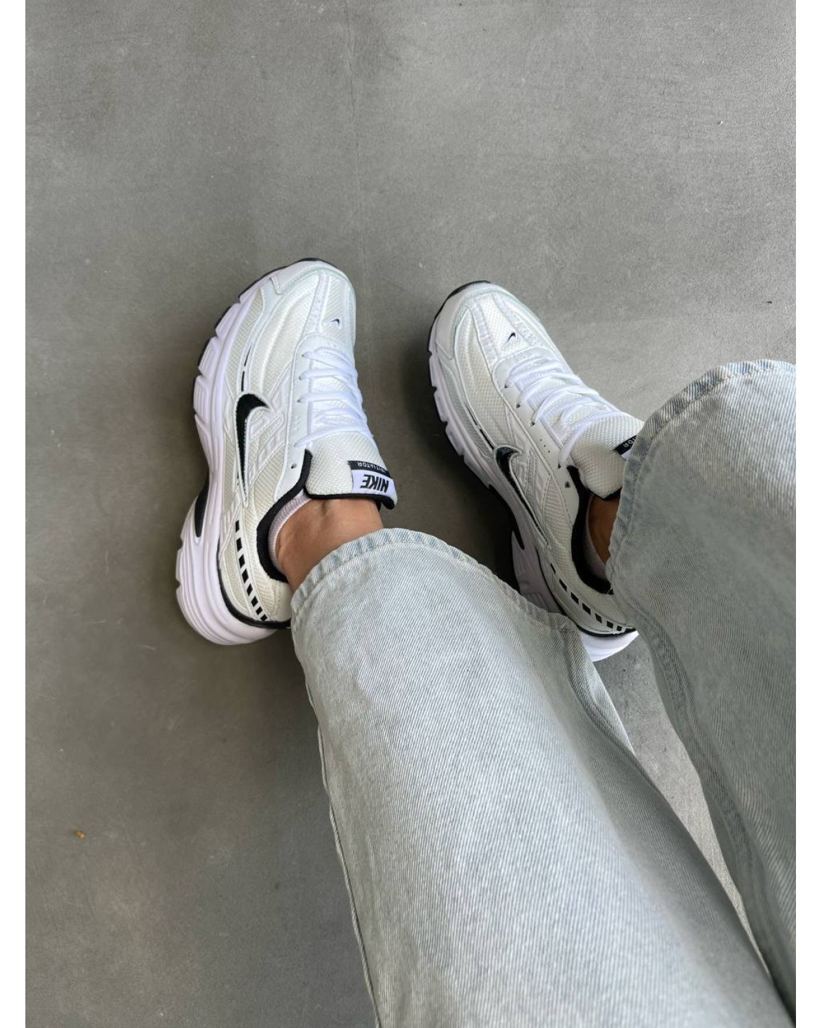 Nike Intiator White/Black