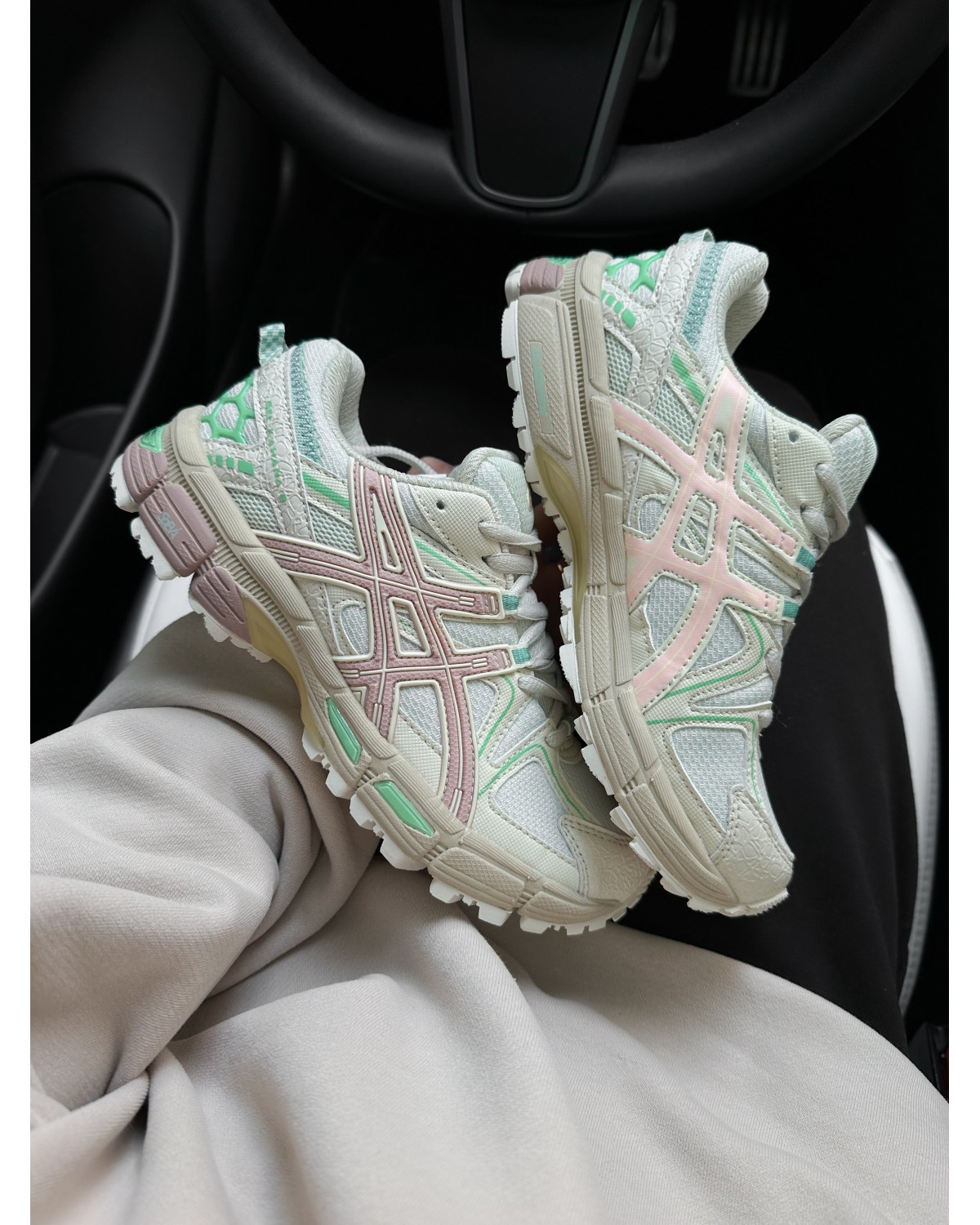 Asics Gel-Kahana 8 Light Pink