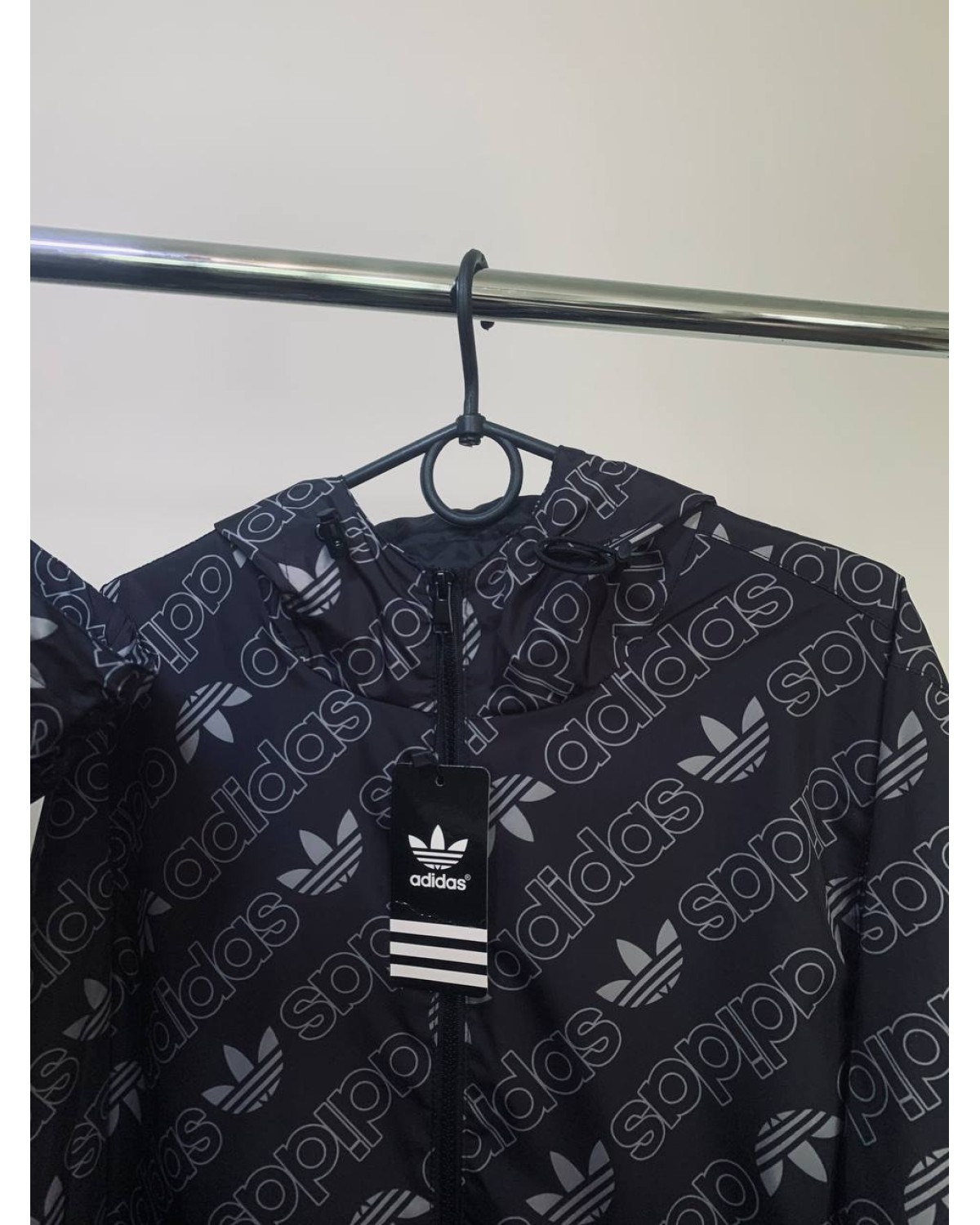 Вітрівка Adidas