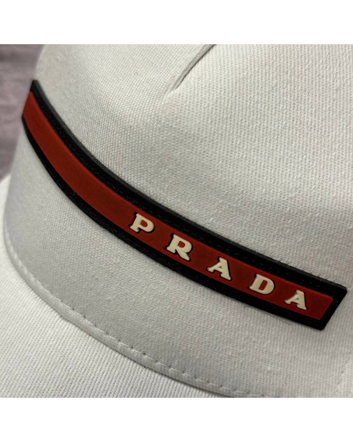 Кепка Prada