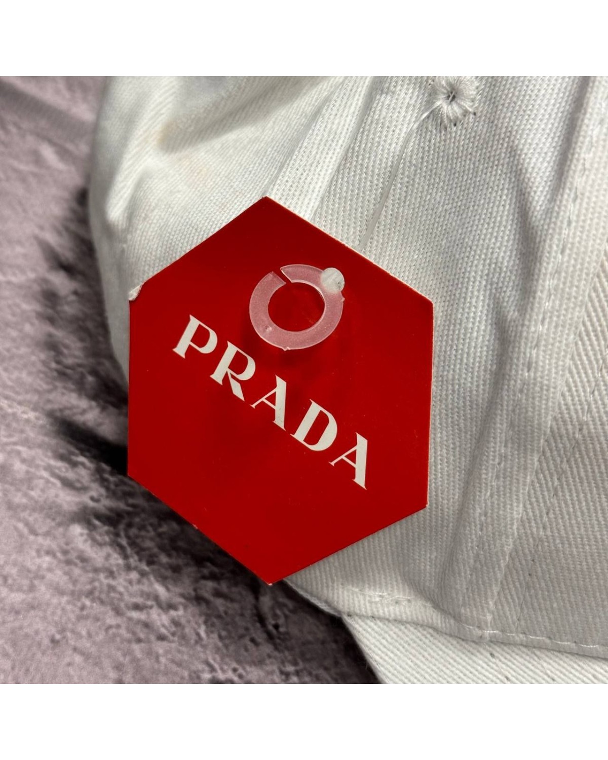 Кепка Prada