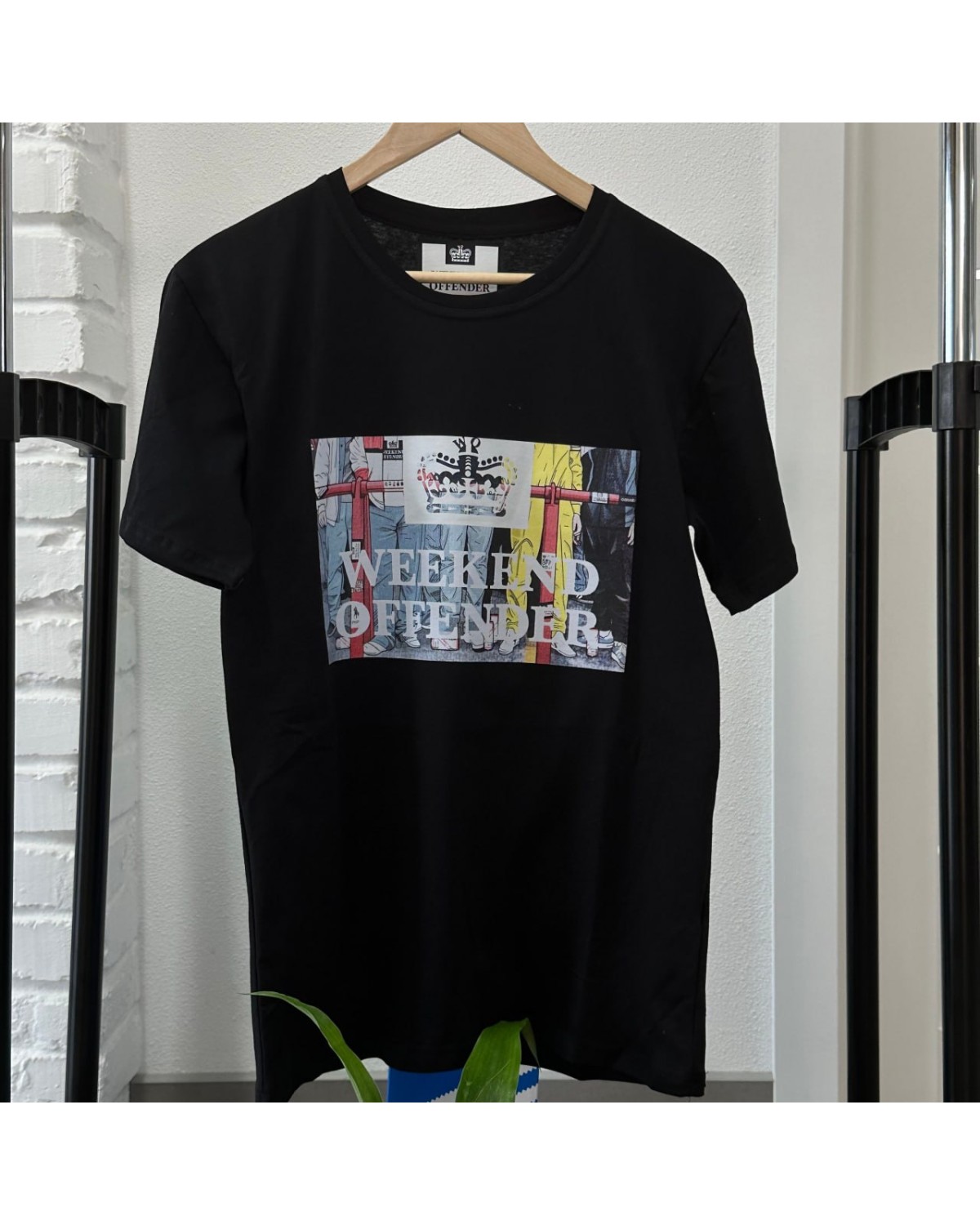 Футболка Weekend Offender Bissel Graphic