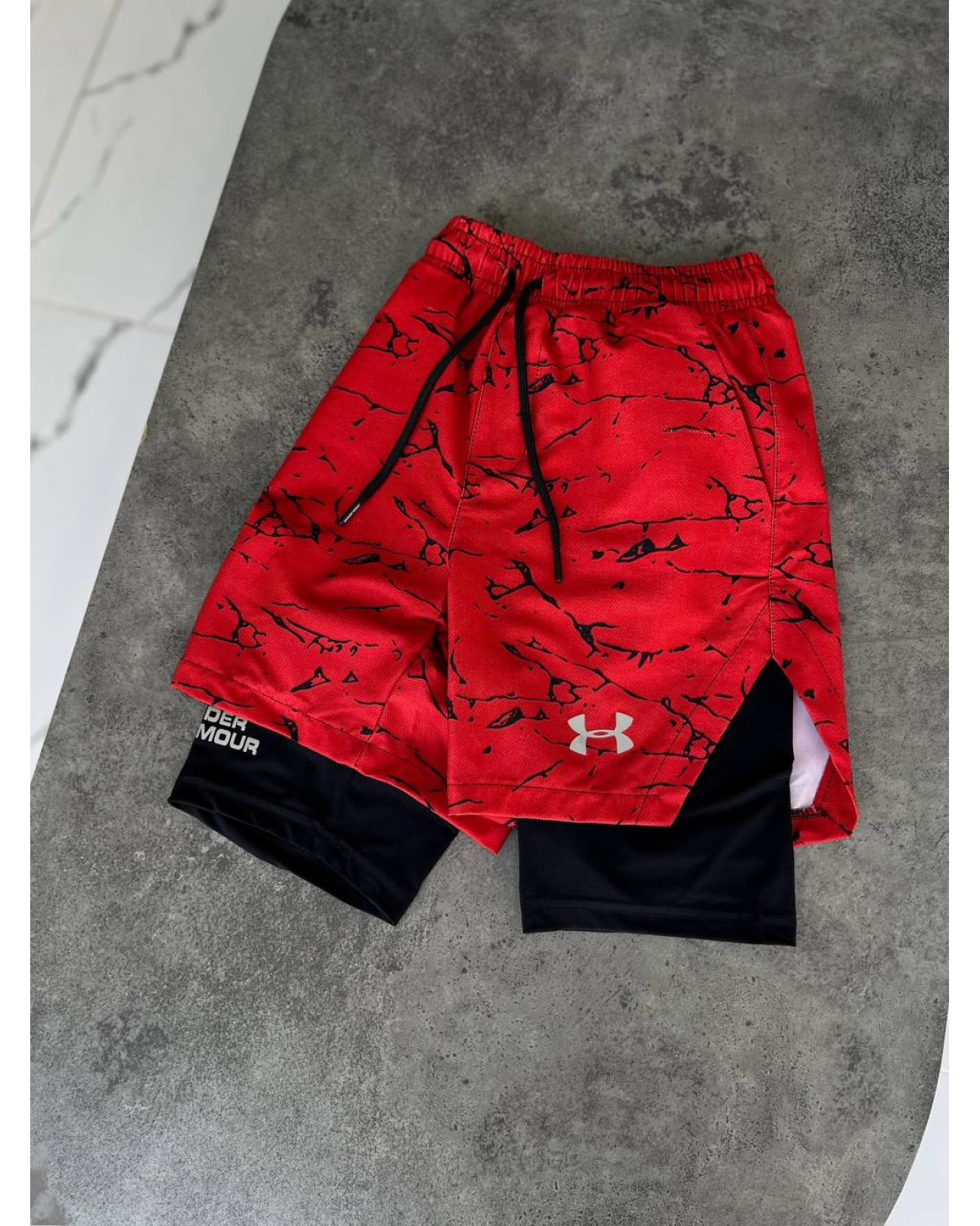 Шорти Under Armour червоні