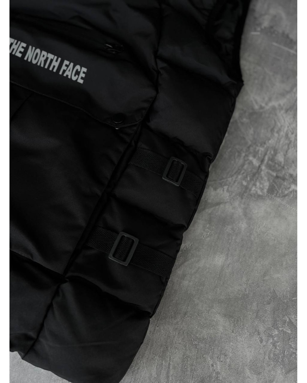 Водовідштовхувальний жилет The North Face чорний