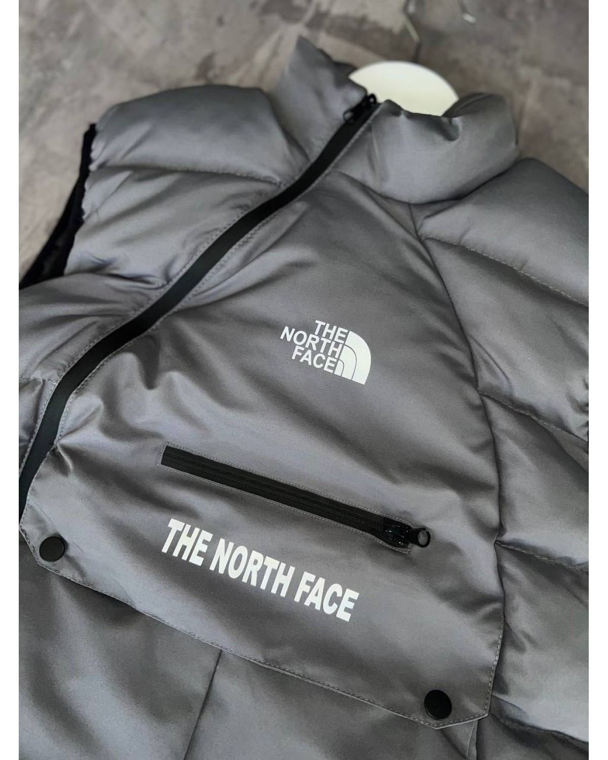 Водовідштовхувальний жилет The North Face сірий