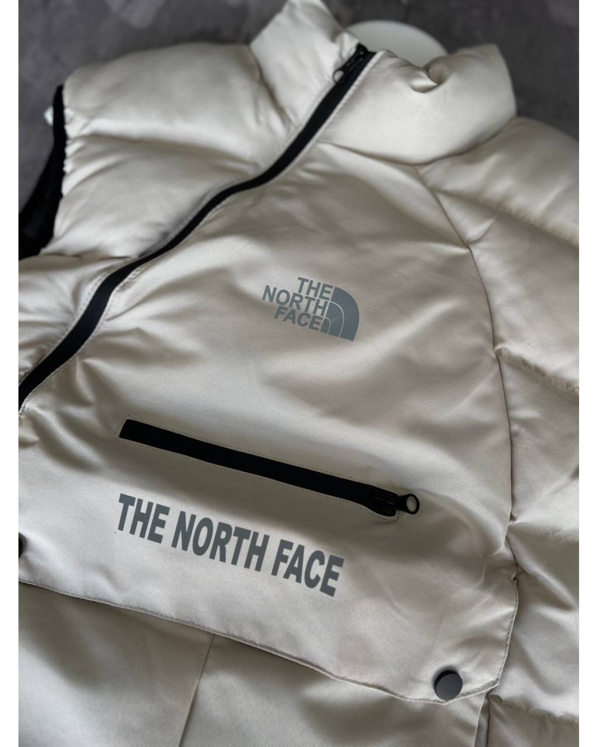 Водовідштовхувальний жилет The North Face бежевий