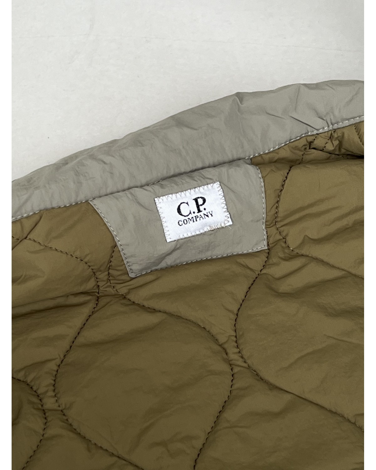 Бомбер C.P. Company Chrome-R Short Jacket хакі