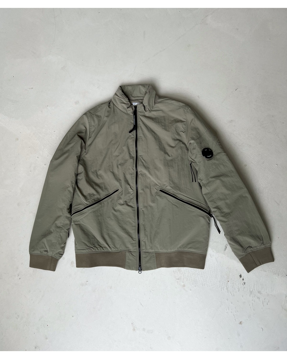 Бомбер C.P. Company Chrome-R Short Jacket хакі