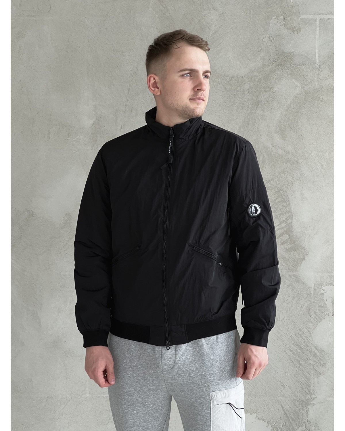 Бомбер C.P. Company Chrome-R Short Jacket  чорний