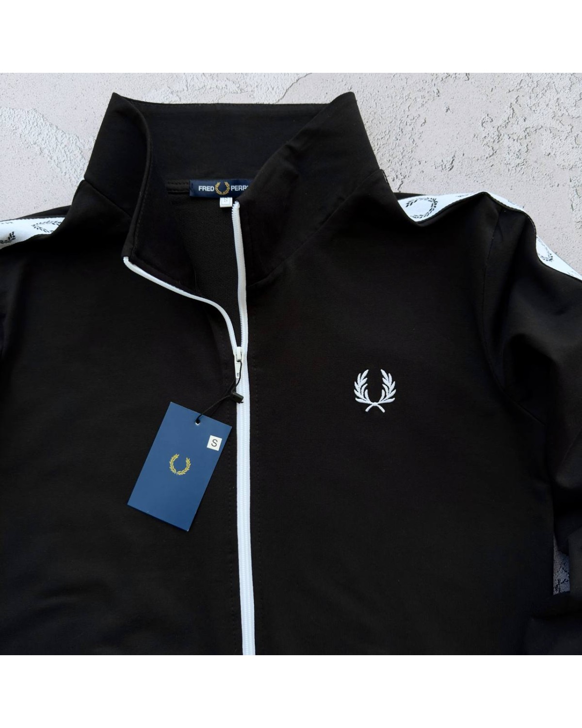 Костюм Fred Perry на лампасах чорний