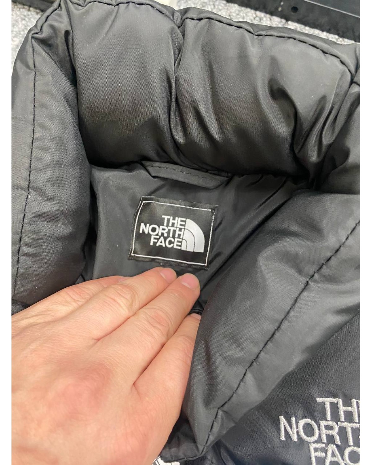 Водовідштовхувальна куртка The North Face сіра