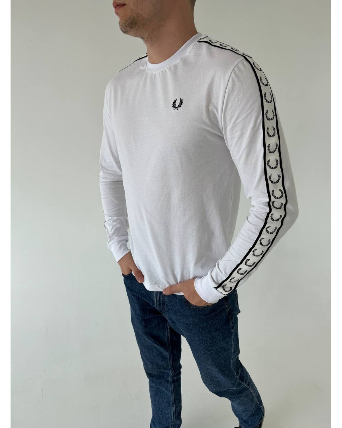 Лонгслів Fred Perry на лампасах білий