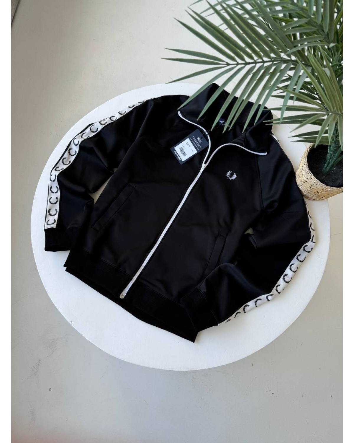 Костюм Fred Perry на лампасах чорний