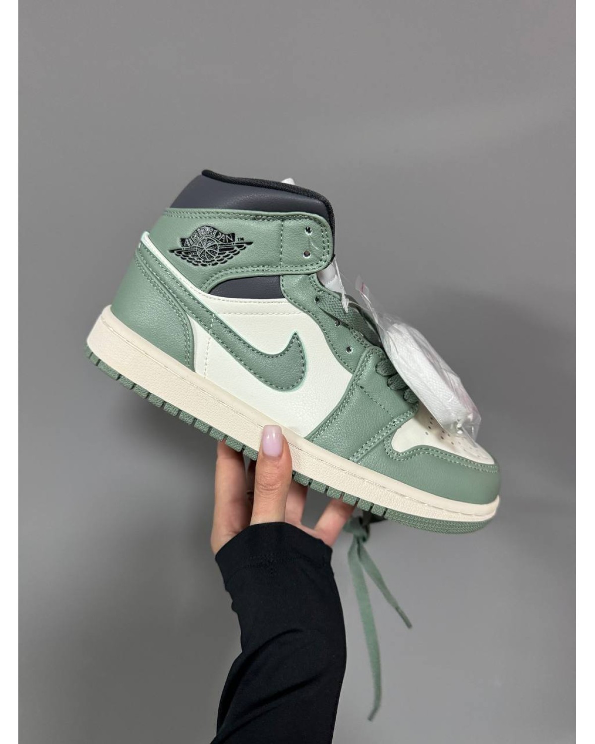Air Jordan 1 Retro Mid Jade Smoke