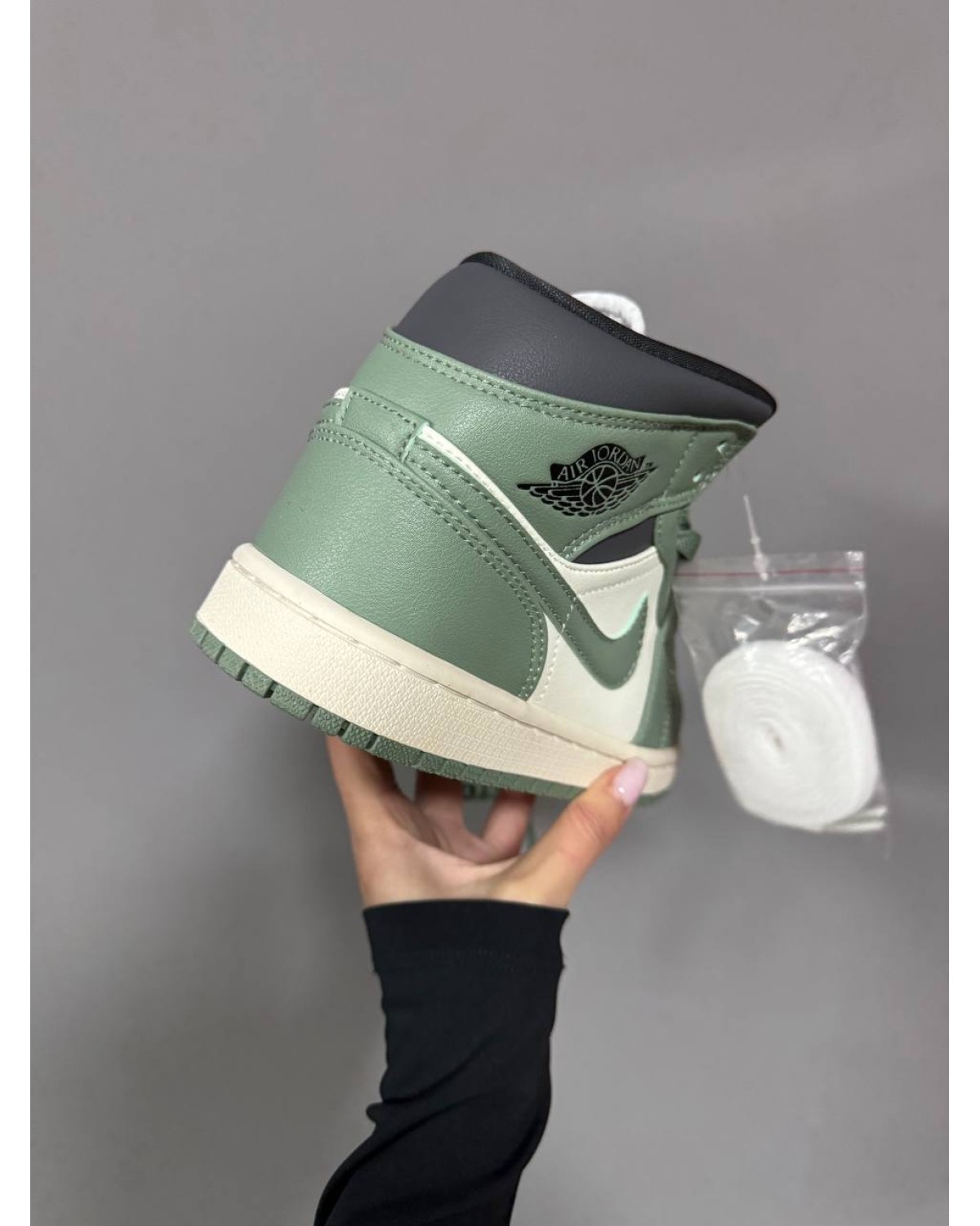 Air Jordan 1 Retro Mid Jade Smoke