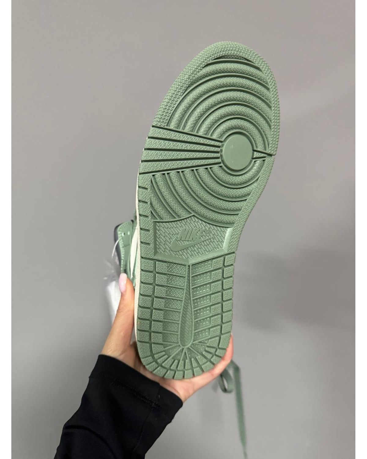 Air Jordan 1 Retro Mid Jade Smoke